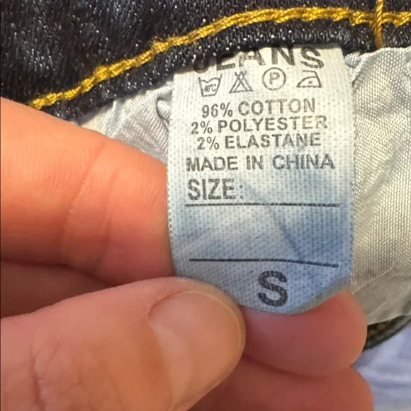 Distressed Jeans - Picture 4 of 5